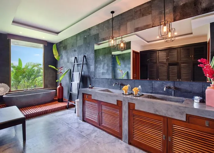 Think Know - Think Again! Stunning Large Luxxe 7bed Canggu (Bali)