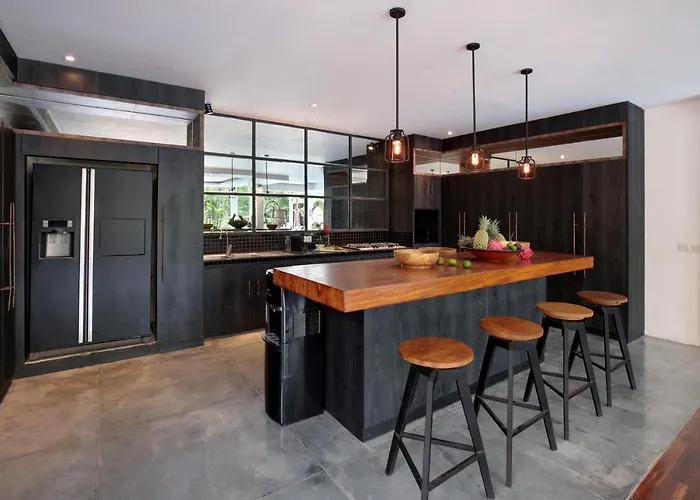 Think Know - Think Again! Stunning Large Luxxe 7bed Villa Canggu (Bali)