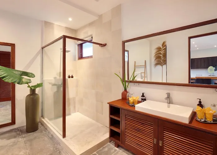 Think Know - Think Again! Stunning Large Luxxe 7bed
